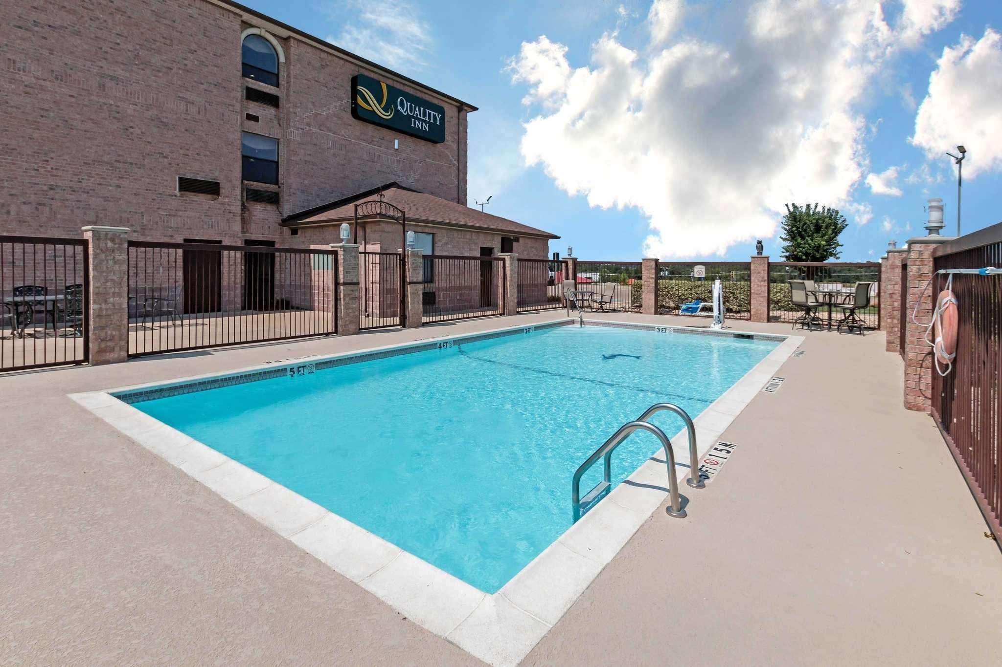Quality Inn Buffalo Экстерьер фото