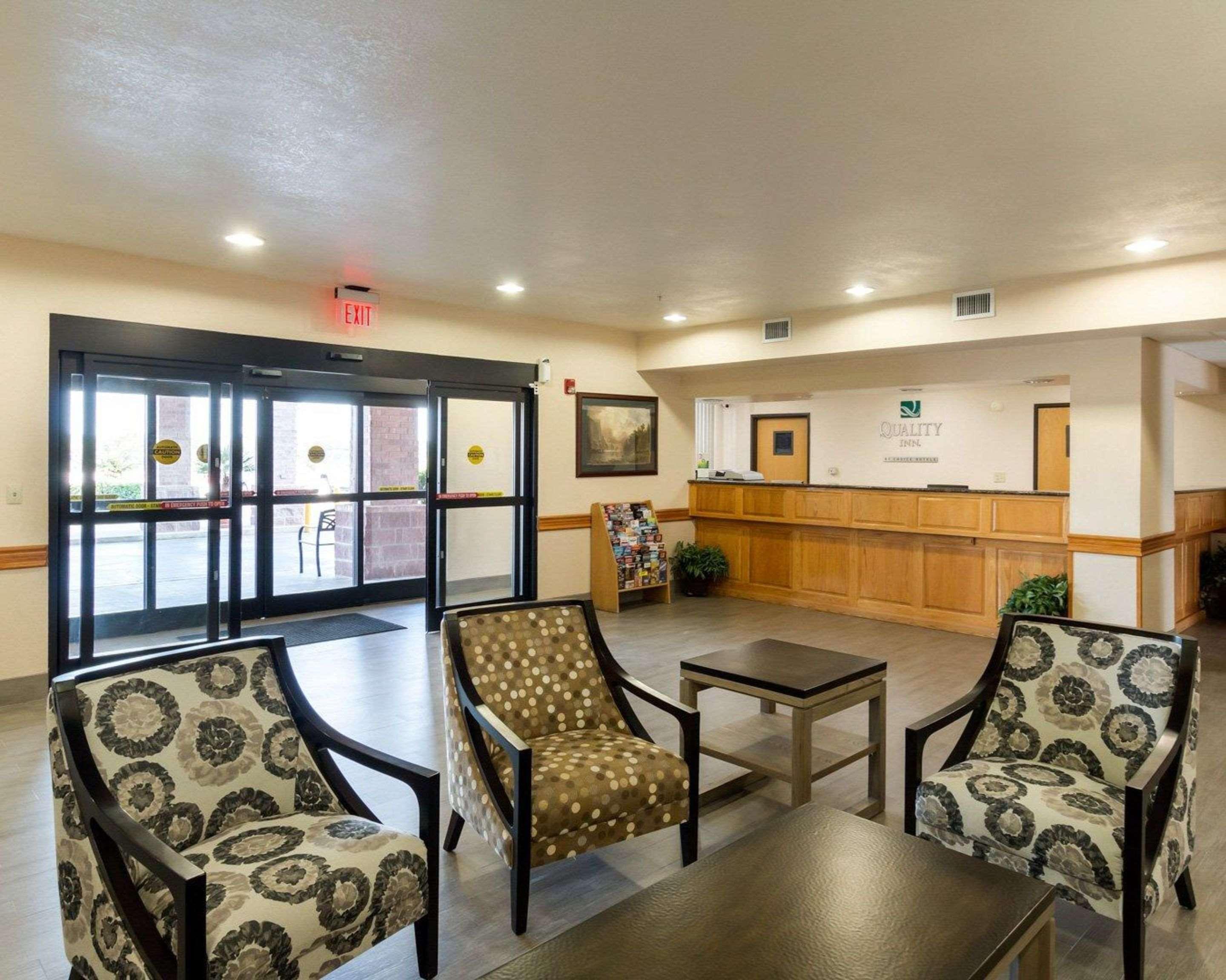 Quality Inn Buffalo Экстерьер фото
